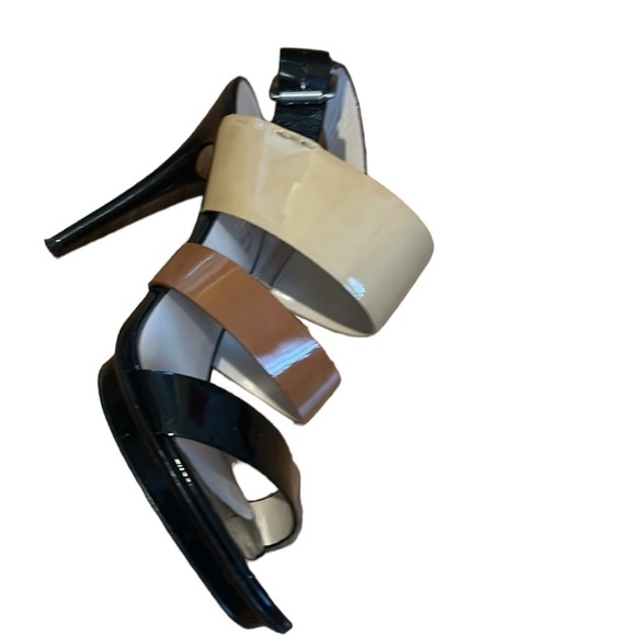 Michael Kors Leather Strapy Sandals - Picture 9 of 14